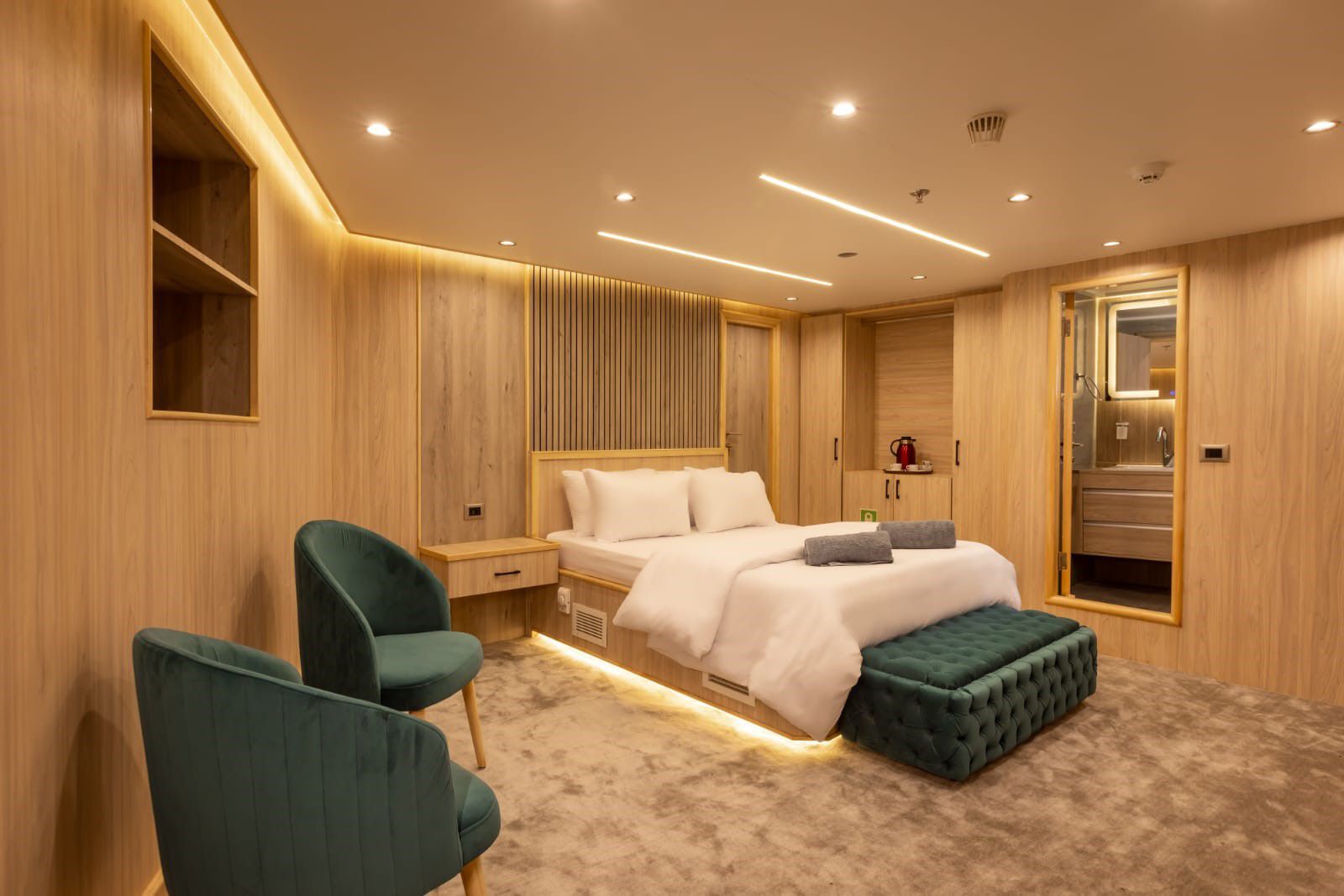 Suite for two persons (Lower Deck)